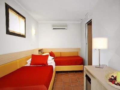 Scott House 3*