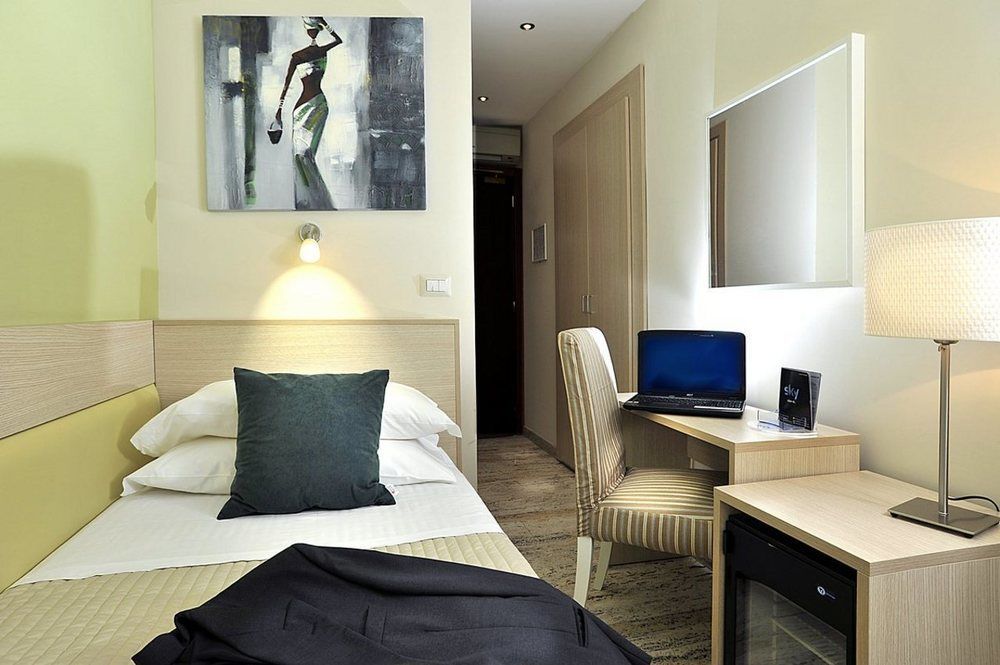 Scott House Hotel 3*