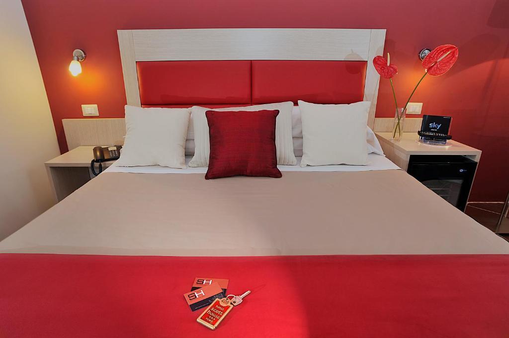 Scott House 3*